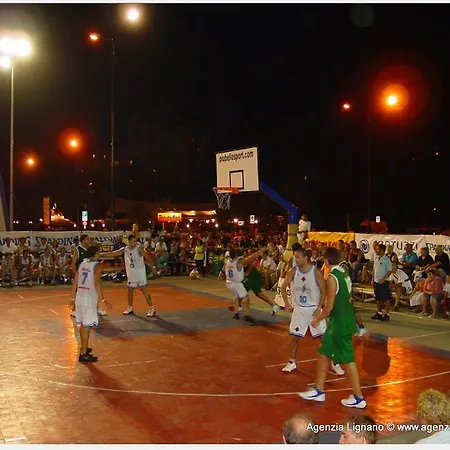 Lignano Pineta With Air Conditioning&washing Machine Lägenhet *