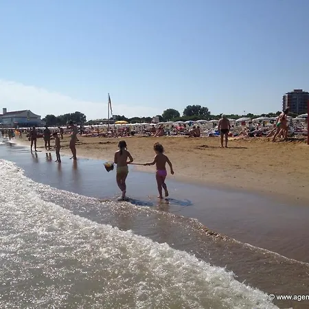 Apartman Lignano Pineta With Air Conditioning&washing Machine *