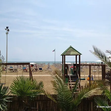 Lignano Pineta With Air Conditioning&washing Machine Lägenhet *